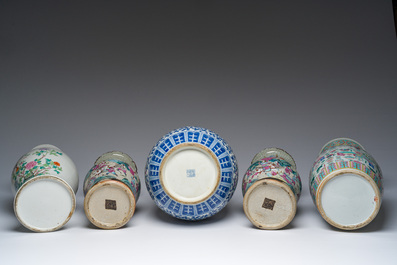 Five Chinese blue, white and famille rose vases, 19th/20th C.