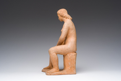 Antoine Vriens (1902-1987): Dame nue assise, terre cuite, dat&eacute; (19)66