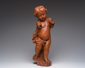 Figure d'un putto debout en terre cuite patin&eacute;e, Flandres, 18&egrave;me si&egrave;cle
