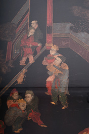 Panneau en laque polychrome mont&eacute; comme table, Qing et 20&egrave;me si&egrave;cle