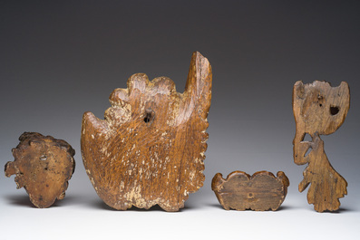 Quatre t&ecirc;tes d'angelots en bois sculpt&eacute;, 17&egrave;me si&egrave;cle et post&eacute;rieur
