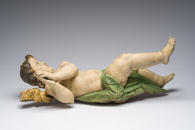 Grand ange en bois de tilleul sculpt&eacute;, dor&eacute; et polychrome, Allemagne, 18&egrave;me si&egrave;cle