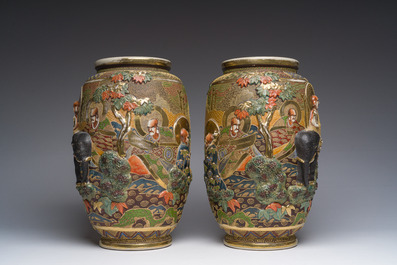 Collection vari&eacute;e en porcelaine Satsuma de Japon, e.a. une paire de vases &agrave; d&eacute;cor d'&eacute;l&eacute;phants en relief, 19&egrave;me/20&egrave;me si&egrave;cle