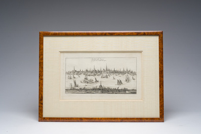 Deux gravures encadr&eacute;es repr&eacute;sentant des vues d'Anvers et une de la Grande Iconoclasme d'apr&egrave;s Jan Luyken, 19&egrave;me si&egrave;cle