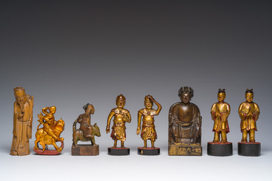 Huit sculptures en bois dor&eacute; et polychrom&eacute;, Chine, 19&egrave;me/20&egrave;me si&egrave;cle