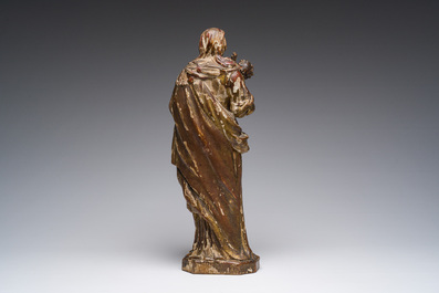 Vierge &agrave; l'Enfant en bois sculpt&eacute;, polychrome et dor&eacute;, Italie, 17&egrave;me/18&egrave;me si&egrave;cle
