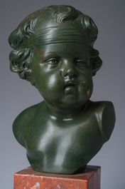 Fran&ccedil;ois Duquesnoy (1597-1643, navolger van): Buste van een jongeling, groengepatineerd brons op een marmeren basis, 19de/20ste eeuw