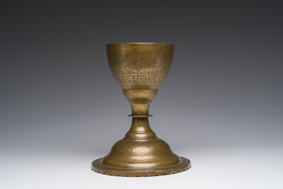 Calice en bronze &agrave; d&eacute;cor grav&eacute;, Espagne, 17&egrave;me si&egrave;cle