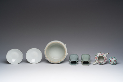 A varied collection of Chinese famille rose and monochrome porcelain, Qianlong and later