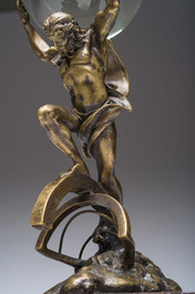 Atlas en bronze dor&eacute; portant un globe en verre mont&eacute; sur une base en marbre Rosso Levanto, Italie, 19&egrave;me/20&egrave;me si&egrave;cle