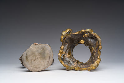 &Eacute;cole fran&ccedil;aise: Un cacato&egrave;s, cuivre argent&eacute; sur un socle de style Louis XV en bronze dor&eacute;, 19&egrave;me/20&egrave;me si&egrave;cle