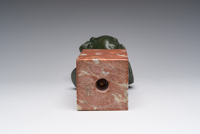 Fran&ccedil;ois Duquesnoy (1597-1643, navolger van): Buste van een jongeling, groengepatineerd brons op een marmeren basis, 19de/20ste eeuw