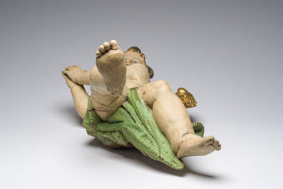 Grand ange en bois de tilleul sculpt&eacute;, dor&eacute; et polychrome, Allemagne, 18&egrave;me si&egrave;cle