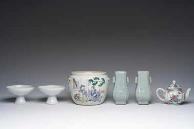 A varied collection of Chinese famille rose and monochrome porcelain, Qianlong and later