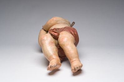 Figure d'ange en pri&egrave;re en bois sculpt&eacute; et polychrome, sud de l'Europe, 19&egrave;me si&egrave;cle