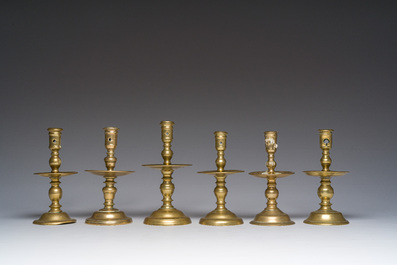 Six bougeoirs en bronze, Flandres, 17&egrave;me si&egrave;cle