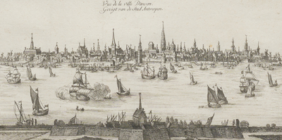 Deux gravures encadr&eacute;es repr&eacute;sentant des vues d'Anvers et une de la Grande Iconoclasme d'apr&egrave;s Jan Luyken, 19&egrave;me si&egrave;cle