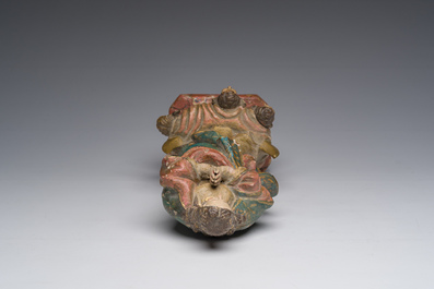 Sculpture de l'Immacul&eacute;e Conception de Marie en bois sculpt&eacute; et polychrome, sud de l'Europe, 18&egrave;me si&egrave;cle