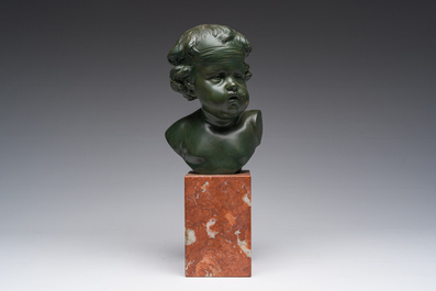Fran&ccedil;ois Duquesnoy (1597-1643, navolger van): Buste van een jongeling, groengepatineerd brons op een marmeren basis, 19de/20ste eeuw