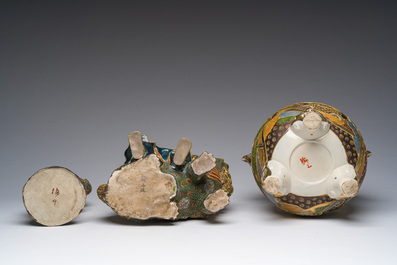 Collection vari&eacute;e en porcelaine Satsuma de Japon, e.a. une paire de vases &agrave; d&eacute;cor d'&eacute;l&eacute;phants en relief, 19&egrave;me/20&egrave;me si&egrave;cle