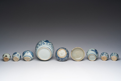 Collection vari&eacute;e en porcelaine de Chine bleu et blanc, Ming