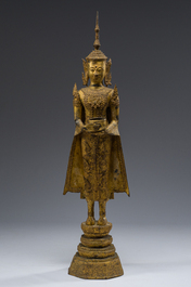 Een Thaise verguld bronzen figuur van een staande Boeddha, Rattanakosin, 19de eeuw