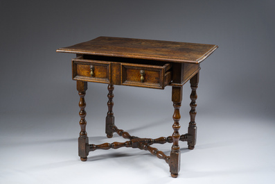 Table de paiement ou bureau rectangulaire avec un tiroir en bois, Angleterre, 17&egrave;me si&egrave;cle
