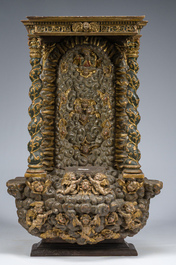 Autel exceptionnel en bois dor&eacute; et polychrome &agrave; d&eacute;cor de Dieu le P&egrave;re et des anges accompagn&eacute; d'une Vierge, Espagne, 18&egrave;me si&egrave;cle