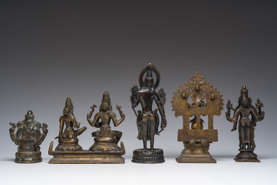 Cinq sculptures votives en bronze, Inde, 19&egrave;me/20&egrave;me si&egrave;cle