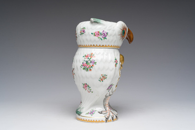 Pot couvert en forme de hibou en porcelaine de Paris polychrome et dor&eacute; &agrave; d&eacute;cor d'armoiries, France, 20&egrave;me si&egrave;cle