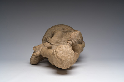 Ecole fran&ccedil;aise: Triton sur un dauphin, terre cuite &agrave; patine, 19&egrave;me si&egrave;cle