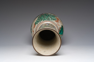 A Chinese Nanking crackle glazed famille verte vase with a visit to the court, 19th C.