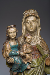 Groupe en bois sculpt&eacute; et polychrome repr&eacute;sentant Sainte Anne trinitaire, 16&egrave;me/17&egrave;me si&egrave;cle