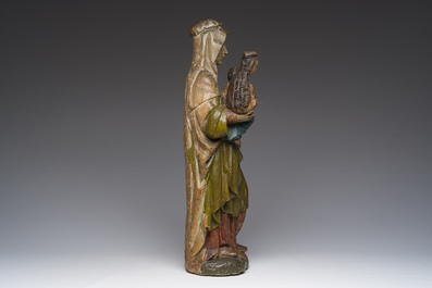Groupe en bois sculpt&eacute; et polychrome repr&eacute;sentant Sainte Anne trinitaire, 16&egrave;me/17&egrave;me si&egrave;cle
