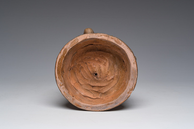 Claude Michel (Clodion, 1738-1814, apr&egrave;s): Nymphe au rocher, terre cuite patin&eacute;e, 19&egrave;me si&egrave;cle