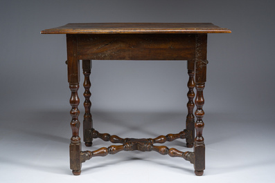 Table de paiement ou bureau rectangulaire avec un tiroir en bois, Angleterre, 17&egrave;me si&egrave;cle