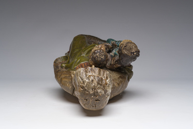 Groupe en bois sculpt&eacute; et polychrome repr&eacute;sentant Sainte Anne trinitaire, 16&egrave;me/17&egrave;me si&egrave;cle