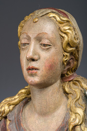 Importante sculpture en bois polychrom&eacute; d'&Eacute;lisabeth de Hongrie, 18&egrave;me si&egrave;cle
