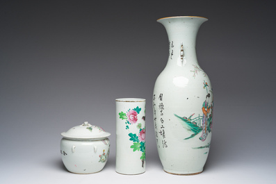A Chinese famille rose vase, a hatstand and a jar and cover with ladies in a palace garden, 19th/20th C.