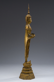 Een Thaise verguld bronzen figuur van een staande Boeddha, Rattanakosin, 19de eeuw