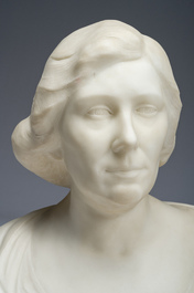 &Eacute;cole belge: Buste de dame, marbre blanc de Carrare, d&eacute;but du 20&egrave;me si&egrave;cle