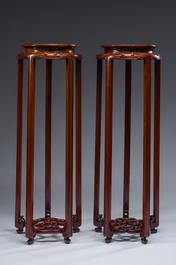 Paire de socles en bois sculpt&eacute;, Chine, 20&egrave;me si&egrave;cle
