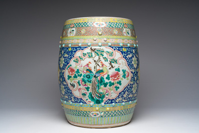 Tabouret en porcelaine de Chine famille rose &agrave; d&eacute;cor floral et d'oiseaux parmi des branches fleuries, 19&egrave;me si&egrave;cle