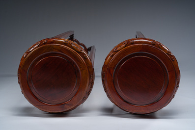 Paire de socles en bois sculpt&eacute;, Chine, 20&egrave;me si&egrave;cle