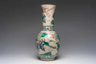 A Chinese Nanking crackle glazed famille verte vase with a visit to the court, 19th C.