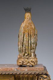 Autel exceptionnel en bois dor&eacute; et polychrome &agrave; d&eacute;cor de Dieu le P&egrave;re et des anges accompagn&eacute; d'une Vierge, Espagne, 18&egrave;me si&egrave;cle