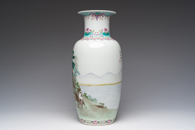 Een Chinese famille rose vaas met 'De paarden van Wang Mu', Jingdezhen merk, Republiek, 20ste eeuw