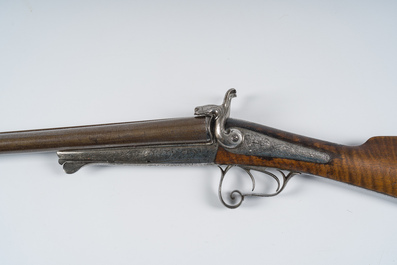 Fusil de chasse &agrave; double canon damass&eacute; avec d&eacute;cor floral grav&eacute;, France, 19&egrave;me si&egrave;cle
