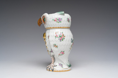 Pot couvert en forme de hibou en porcelaine de Paris polychrome et dor&eacute; &agrave; d&eacute;cor d'armoiries, France, 20&egrave;me si&egrave;cle