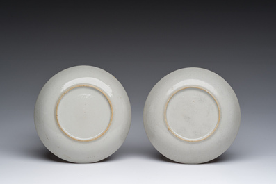 Een paar Chinese export porseleinen koppen en schotels voor de Braziliaanse of Portugese markt, 19de eeuw